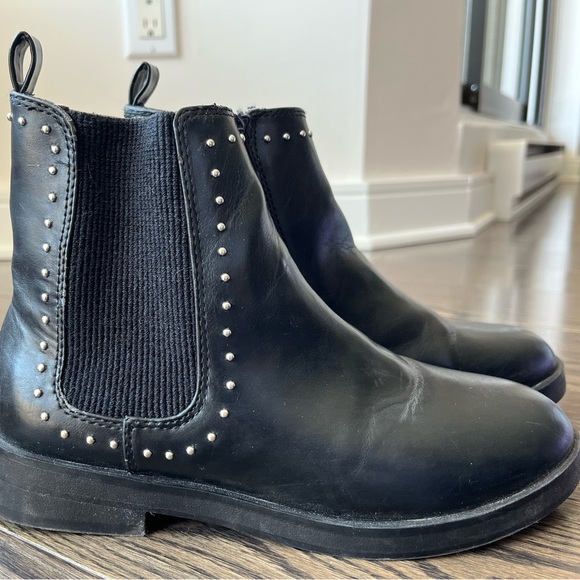 Zara Leather Silver-Studded Booties. Used. Girls size 35. - Picture 2 of 5